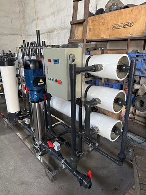 Guter Preis 6000LPH kommerzielles RO-System für Bohrlochwasserfiltration Online