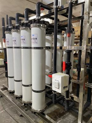 Guter Preis SS304 / PVC Ultrafiltrationssystem 10-100 M3/Stunde mit 99,99% SS-Entfernung Online