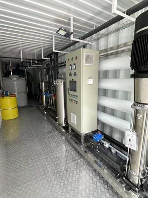 Guter Preis 25 m3 pro Stunde Containerisiertes RO-System mit Grundfos / CNP-Pumpe Online