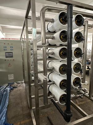 Guter Preis 5 Stufen-Wasserbehandlung Industrie-RO-System mit 50%-65% Rückgewinnungsrate Online