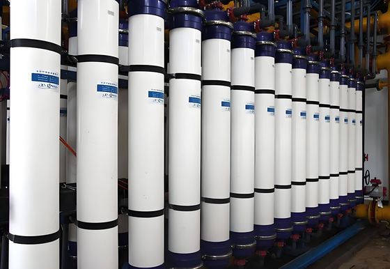 Guter Preis 99.99% SS Entfernung Ultrafiltration Wassersystem Rückwaschbares SS304 / PVC Material Online