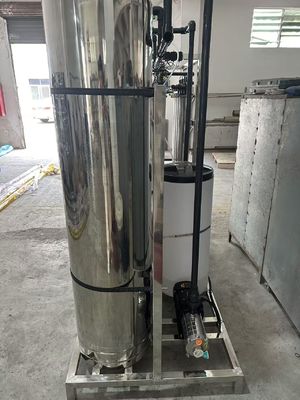 Guter Preis Handelsübliche Umkehrosmose-Systeme aus Edelstahl und PVC für 380V/50Hz Stromversorgung in Industrieanlagen Online