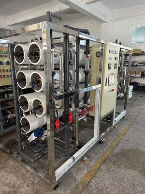 Guter Preis 150-300 Psi Druckbewertung RO Brackwassersystem mit Ultrafiltration Vorbehandlung und Leistung Online